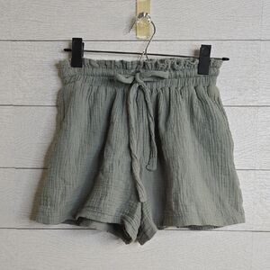 White Fox Boutique Short/Blouse Bundle